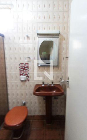 Casa à venda com 150m², 3 quartos e 4 vagas Casa à venda com 150m², 3 quartos e 4 vagasBanheiro Social