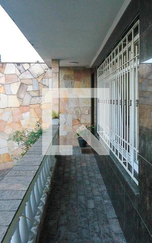 Casa à venda com 150m², 3 quartos e 4 vagas Casa à venda com 150m², 3 quartos e 4 vagasVaranda de entrada
