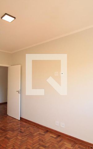 Casa à venda com 200m², 3 quartos e 2 vagasQuarto