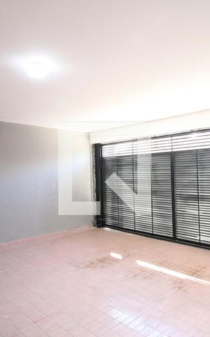 Casa à venda com 200m², 3 quartos e 2 vagasGaragem