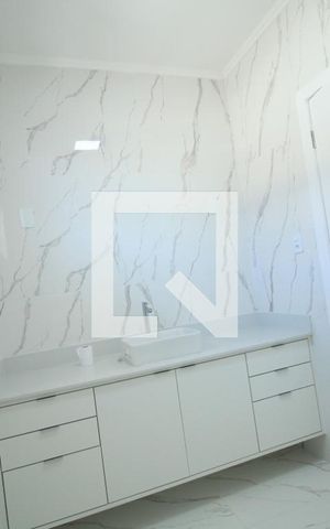 Casa à venda com 200m², 3 quartos e 2 vagasBanheiro