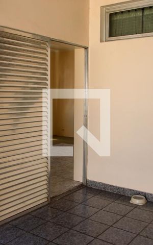 Casa à venda com 270m², 6 quartos e 5 vagas Casa à venda com 270m², 6 quartos e 5 vagasÁrea comum