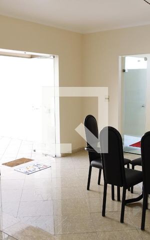 Casa à venda com 270m², 6 quartos e 5 vagassala