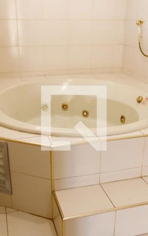 Casa à venda com 270m², 6 quartos e 5 vagas Casa à venda com 270m², 6 quartos e 5 vagasBanheiro da Suíte 3