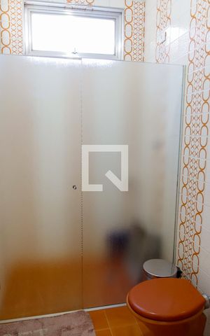 Casa à venda com 270m², 6 quartos e 5 vagas Casa à venda com 270m², 6 quartos e 5 vagasBanheiro