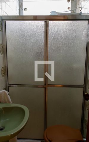 Casa à venda com 270m², 6 quartos e 5 vagas Casa à venda com 270m², 6 quartos e 5 vagasBanheiro