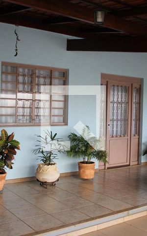 Casa à venda com 144m², 3 quartos e 3 vagasQuintal