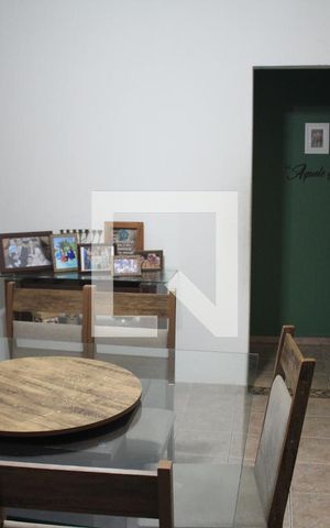 Casa à venda com 320m², 3 quartos e 2 vagasSala