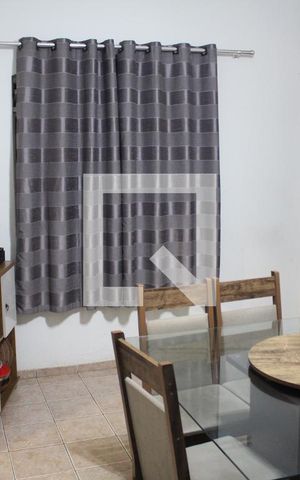 Casa à venda com 320m², 3 quartos e 2 vagasSala