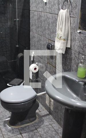 Casa à venda com 320m², 3 quartos e 2 vagasBanheiro