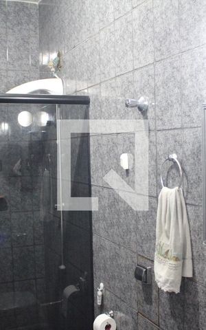 Casa à venda com 320m², 3 quartos e 2 vagasBanheiro