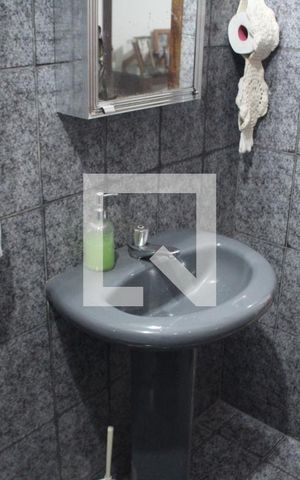 Casa à venda com 320m², 3 quartos e 2 vagasBanheiro