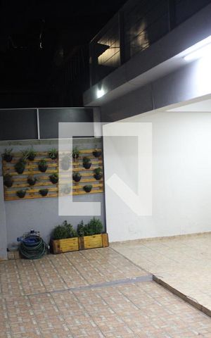 Casa à venda com 320m², 3 quartos e 2 vagasQuintal