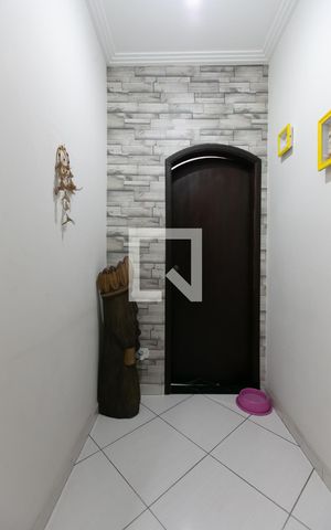 Casa à venda com 269m², 4 quartos e 5 vagas Casa à venda com 269m², 4 quartos e 5 vagasBanheiro Social