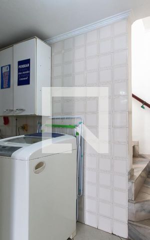 Casa à venda com 269m², 4 quartos e 5 vagas Casa à venda com 269m², 4 quartos e 5 vagasÁrea de Serviço