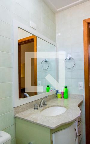 Apartamento à venda com 347m², 4 quartos e 3 vagas Apartamento à venda com 347m², 4 quartos e 3 vagasBanheiro social 2