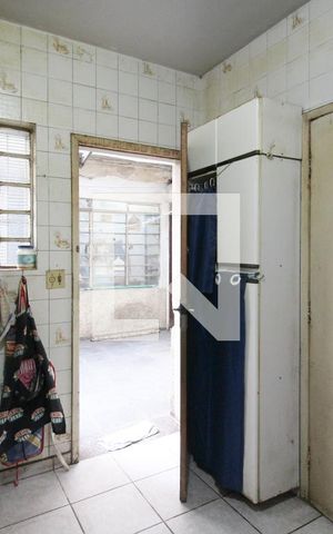 Casa à venda com 142m², 2 quartos e 2 vagas Casa à venda com 142m², 2 quartos e 2 vagasCozinha