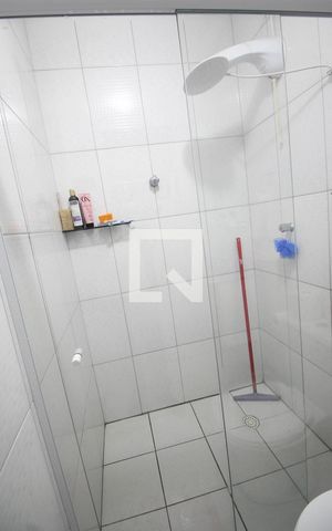 Casa à venda com 108m², 3 quartos e 2 vagas Casa à venda com 108m², 3 quartos e 2 vagasBanheiro 2