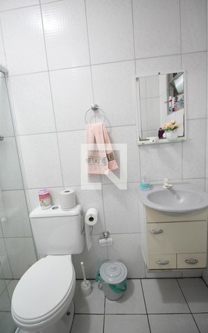 Casa à venda com 108m², 3 quartos e 2 vagas Casa à venda com 108m², 3 quartos e 2 vagasBanheiro 2