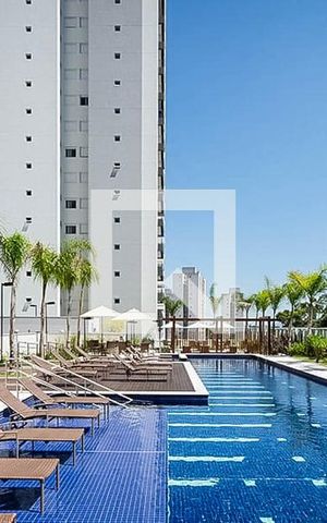 Apartamento à venda com 127m², 3 quartos e 2 vagas Apartamento à venda com 127m², 3 quartos e 2 vagasÁrea comum - Piscina