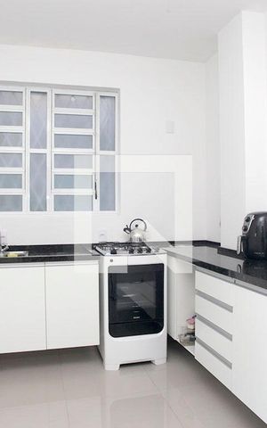 Casa à venda com 350m², 4 quartos e 4 vagasCozinha