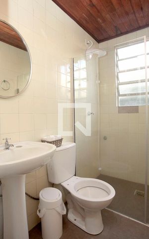 Casa à venda com 350m², 4 quartos e 4 vagasBanheiro 4