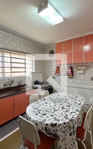 Casa à venda com 202m², 3 quartos e 4 vagas Casa à venda com 202m², 3 quartos e 4 vagasCozinha