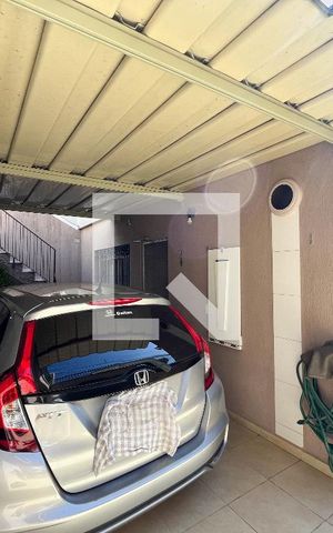 Casa à venda com 202m², 3 quartos e 4 vagas Casa à venda com 202m², 3 quartos e 4 vagasGaragem