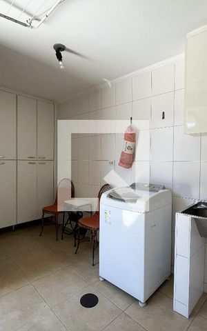 Casa à venda com 202m², 3 quartos e 4 vagas Casa à venda com 202m², 3 quartos e 4 vagasÁrea de Serviço