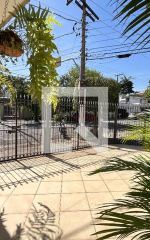 Casa à venda com 202m², 3 quartos e 4 vagas Casa à venda com 202m², 3 quartos e 4 vagasGaragem