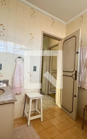 Casa à venda com 202m², 3 quartos e 4 vagas Casa à venda com 202m², 3 quartos e 4 vagasBanheiro Corredor