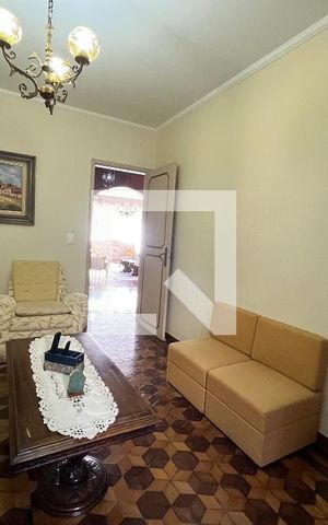 Casa à venda com 202m², 3 quartos e 4 vagas Casa à venda com 202m², 3 quartos e 4 vagasSala de TV