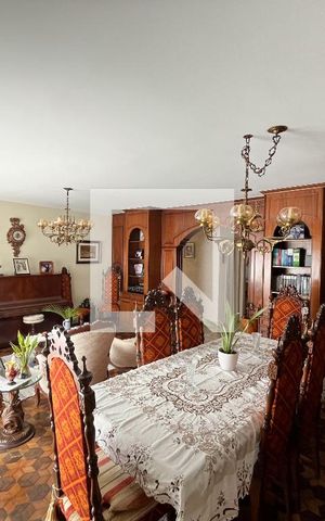 Casa à venda com 202m², 3 quartos e 4 vagas Casa à venda com 202m², 3 quartos e 4 vagasSala