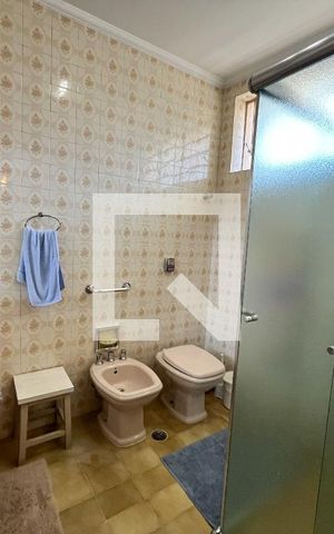 Casa à venda com 202m², 3 quartos e 4 vagas Casa à venda com 202m², 3 quartos e 4 vagasBanheiro da Suíte