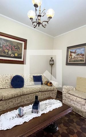 Casa à venda com 202m², 3 quartos e 4 vagas Casa à venda com 202m², 3 quartos e 4 vagasSala de TV