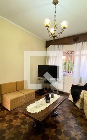 Casa à venda com 202m², 3 quartos e 4 vagas Casa à venda com 202m², 3 quartos e 4 vagasSala de TV