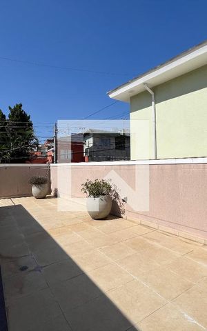 Casa à venda com 202m², 3 quartos e 4 vagas Casa à venda com 202m², 3 quartos e 4 vagasÁrea externa