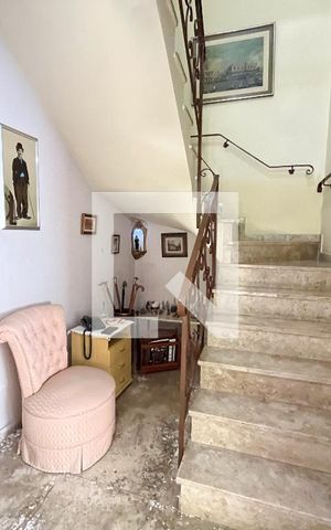 Casa à venda com 202m², 3 quartos e 4 vagas Casa à venda com 202m², 3 quartos e 4 vagasHall