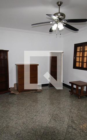 Casa à venda com 114m², 3 quartos e 2 vagasSala