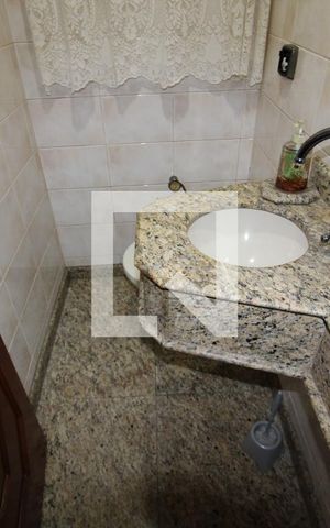 Casa à venda com 114m², 3 quartos e 2 vagasLavabo