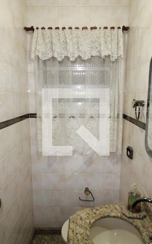 Casa à venda com 114m², 3 quartos e 2 vagasLavabo