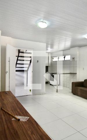 Casa para alugar com 82m², 2 quartos e 1 vaga Casa para alugar com 82m², 2 quartos e 1 vagaSala