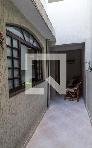 Casa à venda com 242m², 3 quartos e 2 vagasCorredor