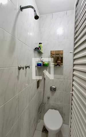 Apartamento à venda com 120m², 3 quartos e sem vaga Apartamento à venda com 120m², 3 quartos e sem vagaBanheiro serviço