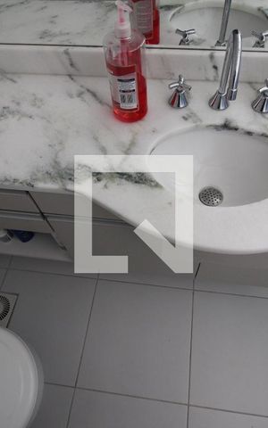 Apartamento à venda com 76m², 3 quartos e 2 vagasBanheiro da Suíte