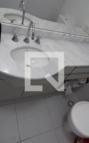 Apartamento à venda com 76m², 3 quartos e 2 vagasBanheiro