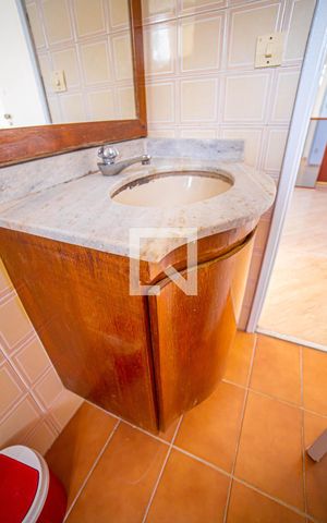 Apartamento para alugar com 58m², 2 quartos e 2 vagas Apartamento para alugar com 58m², 2 quartos e 2 vagasBanheiro