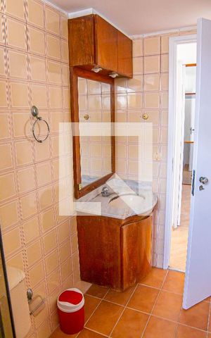 Apartamento para alugar com 58m², 2 quartos e 2 vagas Apartamento para alugar com 58m², 2 quartos e 2 vagasBanheiro