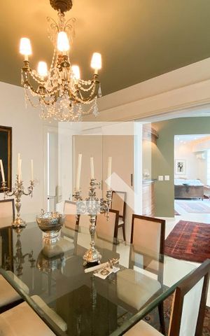 Apartamento à venda com 360m², 3 quartos e 3 vagas Apartamento à venda com 360m², 3 quartos e 3 vagasCopa