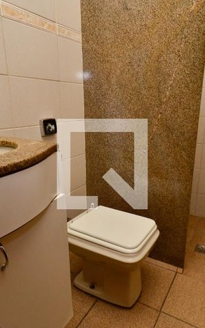 Casa à venda com 360m², 3 quartos e 3 vagas Casa à venda com 360m², 3 quartos e 3 vagasBanheiro